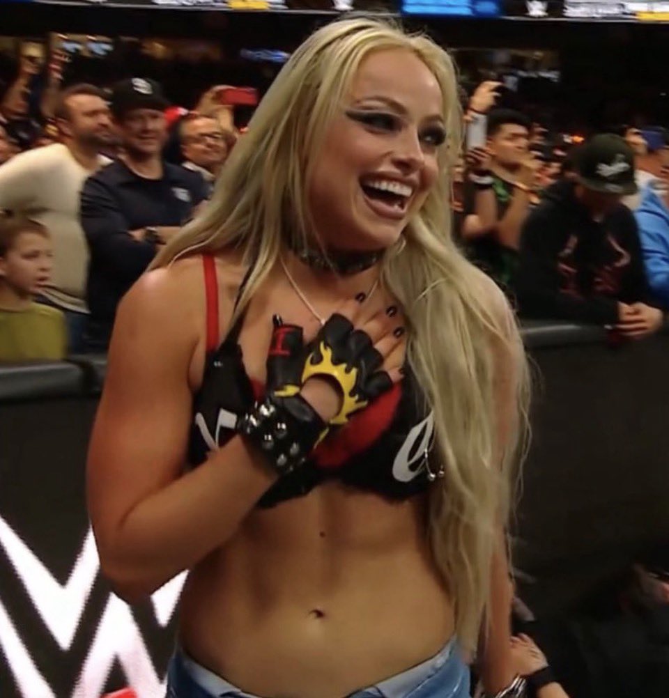 𝐏𝐔𝐒𝐇𝐈𝐍𝐆 𝐋𝐈𝐌𝐈𝐓𝐒 Not @YaOnlyLivvOnce tweet media