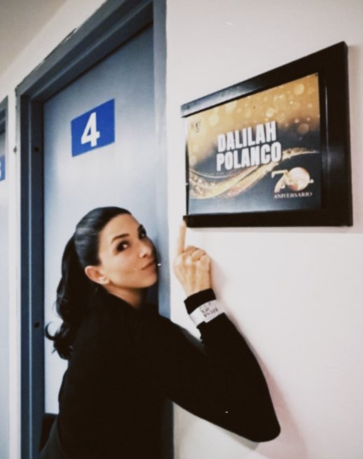 casstanedag's tweet photo. La grandeza de Dalilah está en su humildad y en el respeto profundo que le tiene al escenario, al público y a su carrera. ✨

DALILAH SANTANERA https://t.co/mA8SHC0hyq