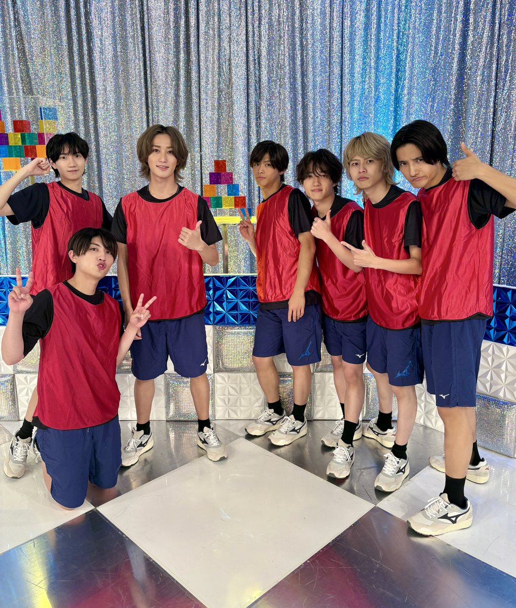 jr_official_X's tweet photo. 今日15:30から放送の
『 #なにわ男子 の逆転男子 』に
#橋本涼 #矢花黎 #菅田琳寧 #本髙克樹  #鈴木悠仁 #川﨑星輝 #稲葉通陽 が出演します🙌🏻⚡️

「 これなら絶対負けへんで！vs B&ZAI 」
ガチンコ3番勝負に挑みます💥✊🏻🔥

" みっちー "の称号をかけた熱いバトルもお見逃しなく👀💨

#逆転男子
#BandZAI
