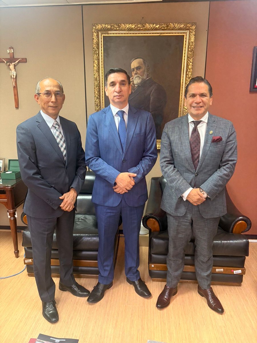 Presidente@CorteElOro,en visita protocolaria a Corte Nacional sostuvo reunión con:Dra. Mercedes Caicedo, Dra. Enma Tapia, Dr. Pablo Loayza, Dr. Adrián Rojas, Dr. Manuel Cabrera, Dr. Rodrigo Sarango y Dr. Julio Inga, coordinando acciones tendientes al fortalecimiento institucional