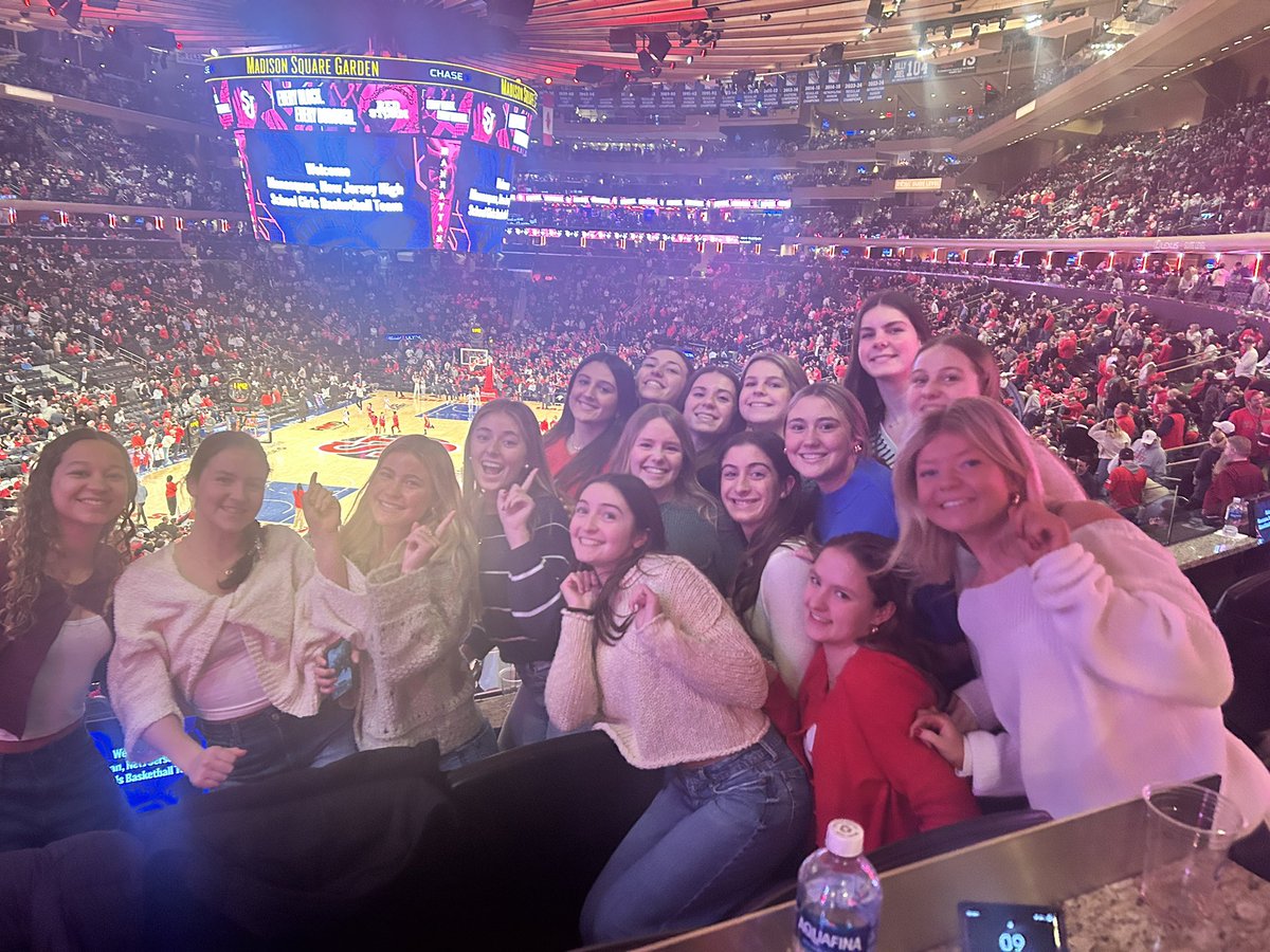SquanGirlsBBall's tweet photo. This crew deserved a trip to MSG after completing their regular season play! Enjoying some great, high energy basketball! https://t.co/2C4MxVNX74