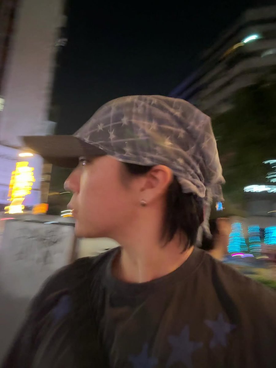 zldkill_'s tweet photo. you, only you, darling you, is it you https://t.co/FYEBbUWtWQ