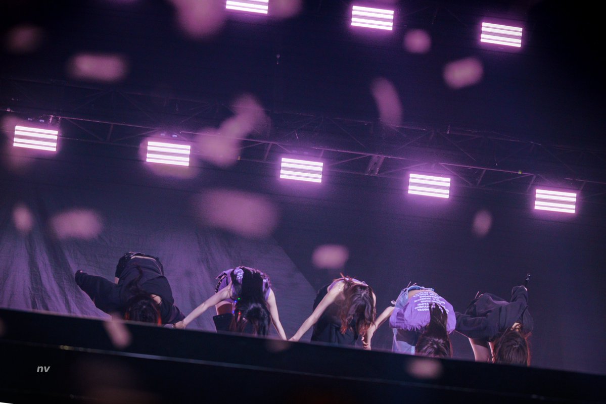 nv_chae's tweet image. 260201 EASY CRAZY HOT TOUR

다음 챕터에서도 별처럼 빛나줘⭐️ 

#르세라핌 #LE_SSERAFIM