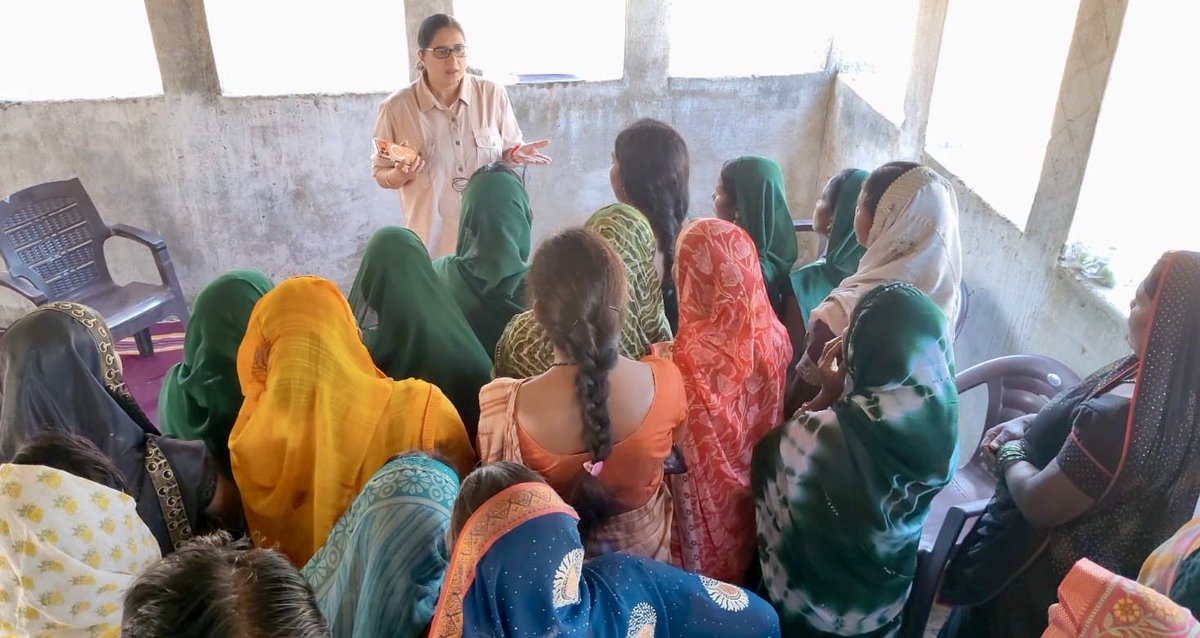 “घुरवा ग़ायब हो रहे हैं, गाँव स्वच्छ हो रहे हैं।”😇

#Korba #Chhattisgarh
#SaturdayMotivation #odfplus
#SwachhBharatMissionGramin
#JaiSwachhta #JaiHind 😇