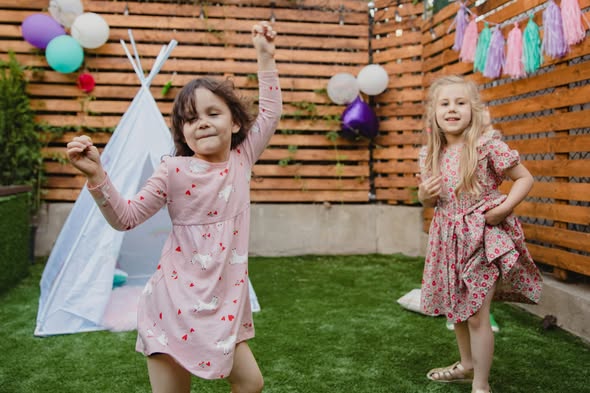 brightstepsbaby's tweet image. 🧸✨ Big energy in little bodies! Toddler playtime is full of giggles, sharing (sometimes 😉), and endless imagination—moments that turn into lifelong memories.

🎉 Use code BRIGHTSTEPS10 for 10% OFF
👉 brightstepsbaby.com/shop/
#ToddlerPlaytime #FamilyFun
