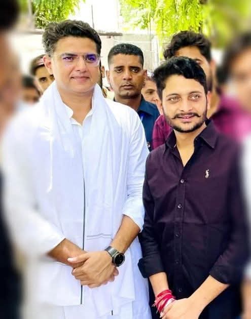 छोटे भाई अजय सराधना को Nsui का प्रदेश महासचिव बनने पर हार्दिक बधाई शुभकामनाएं.
<a href="/AjaySaradhna/">Ajay Saradhna</a>