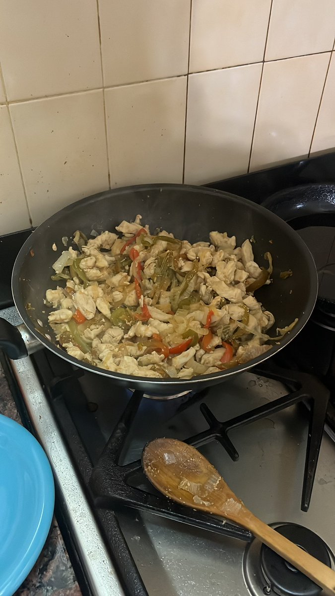 ppppppriii's tweet image. acá seguimos pero en una horita volvemos