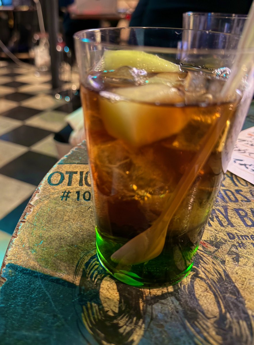 メロン記念日トークイベント🍈
限定メニューはハイボール以外制覇しました
ヒダカさん達の裏番組めたくそおもろかった〜
橋本さんが言ってた「運命の歌詞はつんくの赤が沢山入ってる」ての、当時からつんくがメロンに関わってくれてたの知れてうれしかった #メロン25