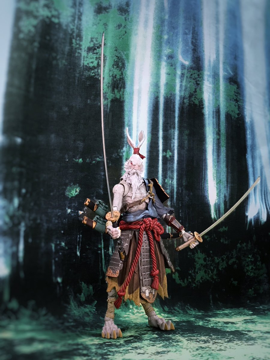 fleiyu's tweet photo. かっこよさと首刎ね率高そうなところ()にときめいたので兎侍こと剣豪無名をお迎えしました🐇
我が家の先住うさぎとの邂逅🐰
あんまり詳しくないんですが、 #MaestroUnion がメーカーさん
#Furayplanet がシリーズ名であってますか?🤔 https://t.co/SeZ0mgjyxe