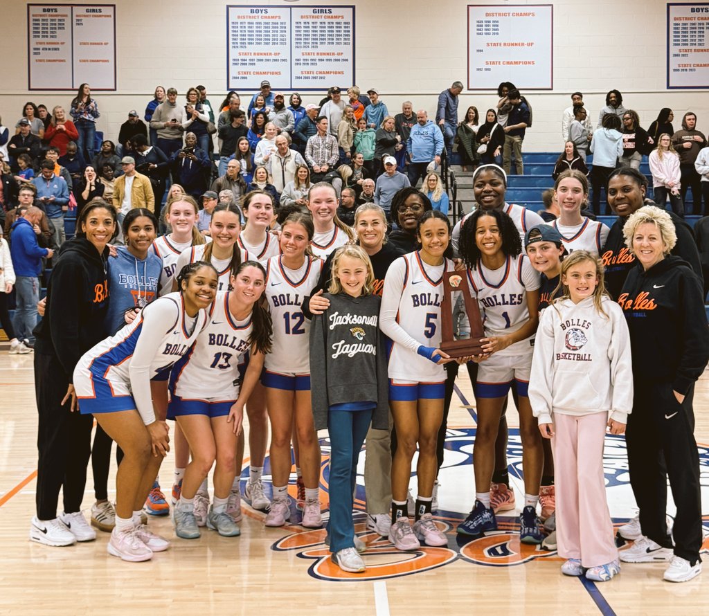 Your district champs for the 2nd consecutive year........The Bolles Lady Bulldogs!
<a href="/i_am_terrellm/">Terrell McCoy</a> 18 pts
<a href="/Evie_Freeman5/">Evie Freeman</a> 14 pts
<a href="/presleynorman24/">presley norman</a>  11 pts