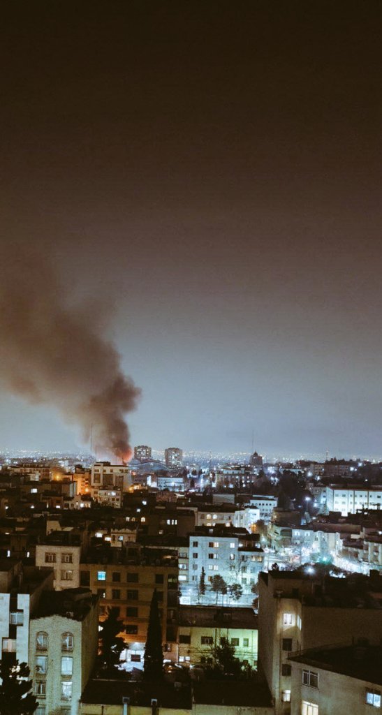 aiman1439729's tweet photo. BREAKING 

An explosion occurred about an hour ago in Heshmatiyeh, Tehran

Unconfirmed reports suggest that its the building belonging to the General Staff of the Armed Forces
#IranExplosion
#BreakingNews
#Tehran
#IranSecurity
#MilitaryIncident
#MiddleEastNews
#WorldNews https://t.co/qLPTZ2KEsH