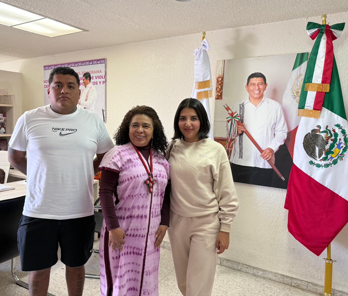 Continuamos atendiendo a los centros de trabajo, para fortalecer el empleo formal en el estado.

Brindamos acompañamiento y asesoría laboral, para el cumplimiento de los derechos de las y los trabajadores oaxaqueños.

#OaxacaTierraDeGenteTrabajadora