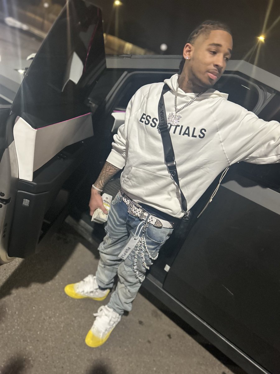 los_ftf's tweet image. I Got Richer While In Jail ⛓️ Locked In The Feds 🏛️ Out Doing Niggas 💰🥶 #FirstDayOut #7YearsLater