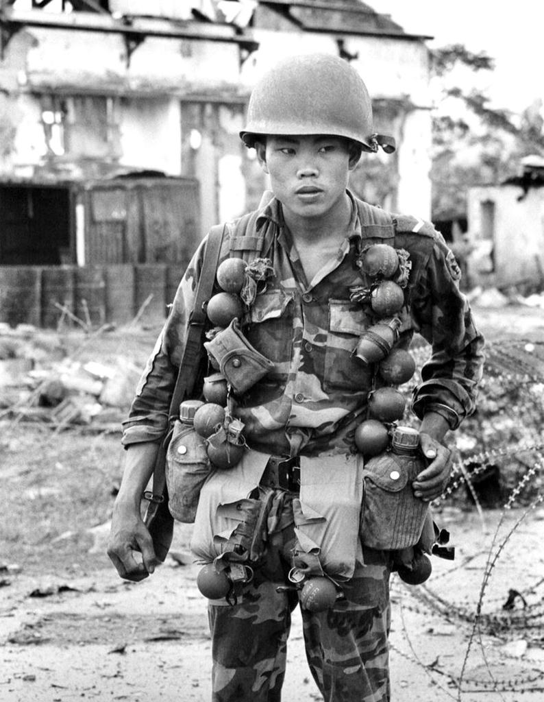 ticlassics's tweet image. South Vietnamese soldier, Vietnam, 1972.