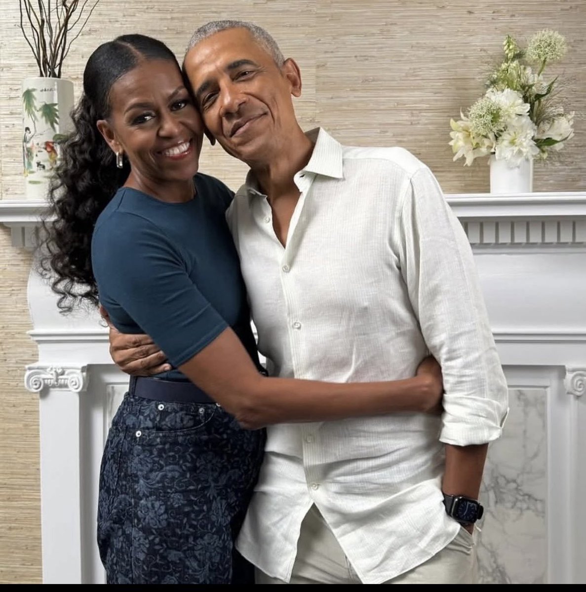 MoganaPhilips's tweet photo. @krassenstein Trump will never be half of a man that Obama is. The obamas has class and grace. Two successful, intelligent and beautiful humans https://t.co/0OcF5CfAQh