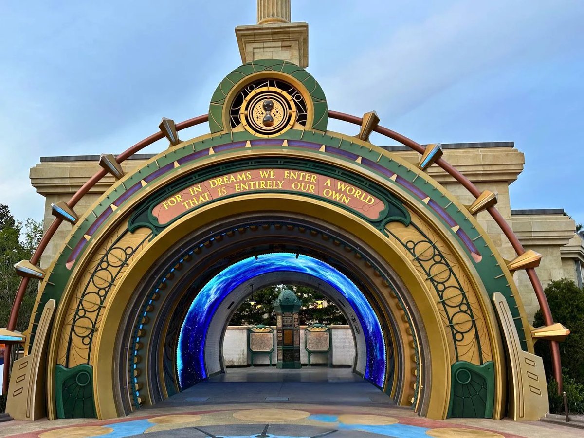 This parade of nations is 🔥🔥🔥 #MilanoCortinaOlympic2026 #Olympics #OpeningCeremony