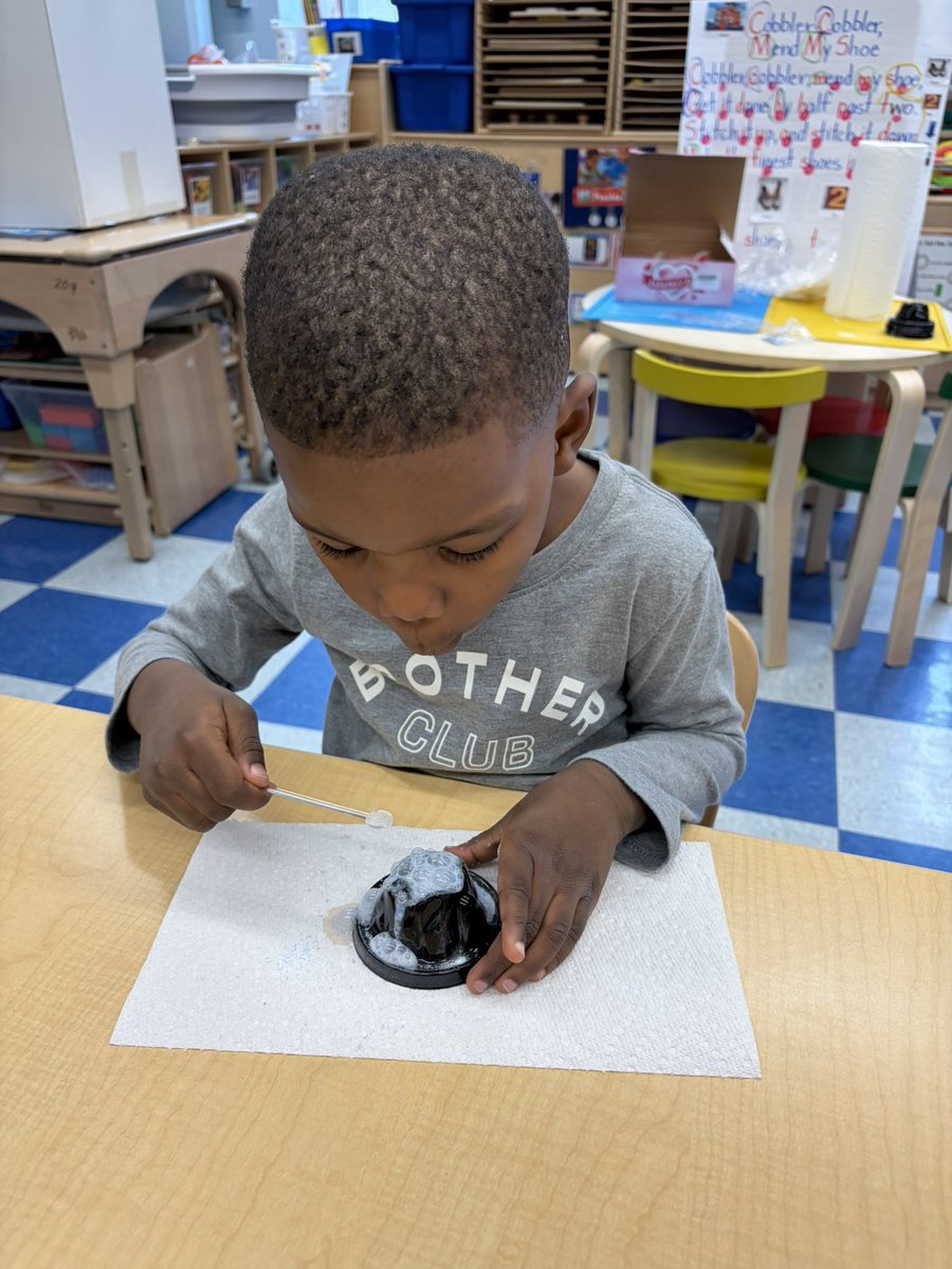 TheraErickson's tweet photo. 🥼These little scientists in PreK-209 created a mixture to make their mini-volcanoes 🌋explode!  #PreK #ScienceIsForEveryone @D8Connect @NYCSchools https://t.co/MBIcW2aMNx