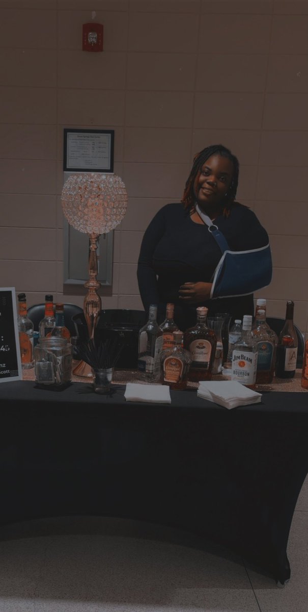 TalkNicetoMi's tweet image. Two weeks ago I didn’t think I would walk away from a traumatizing situation. My car accident really took a lot from me including my left side 

But here I am today , in a sling running my business. 15 years as a bartender, 6 years as a business owner. 

GOD WON‼️ #RESILIENT