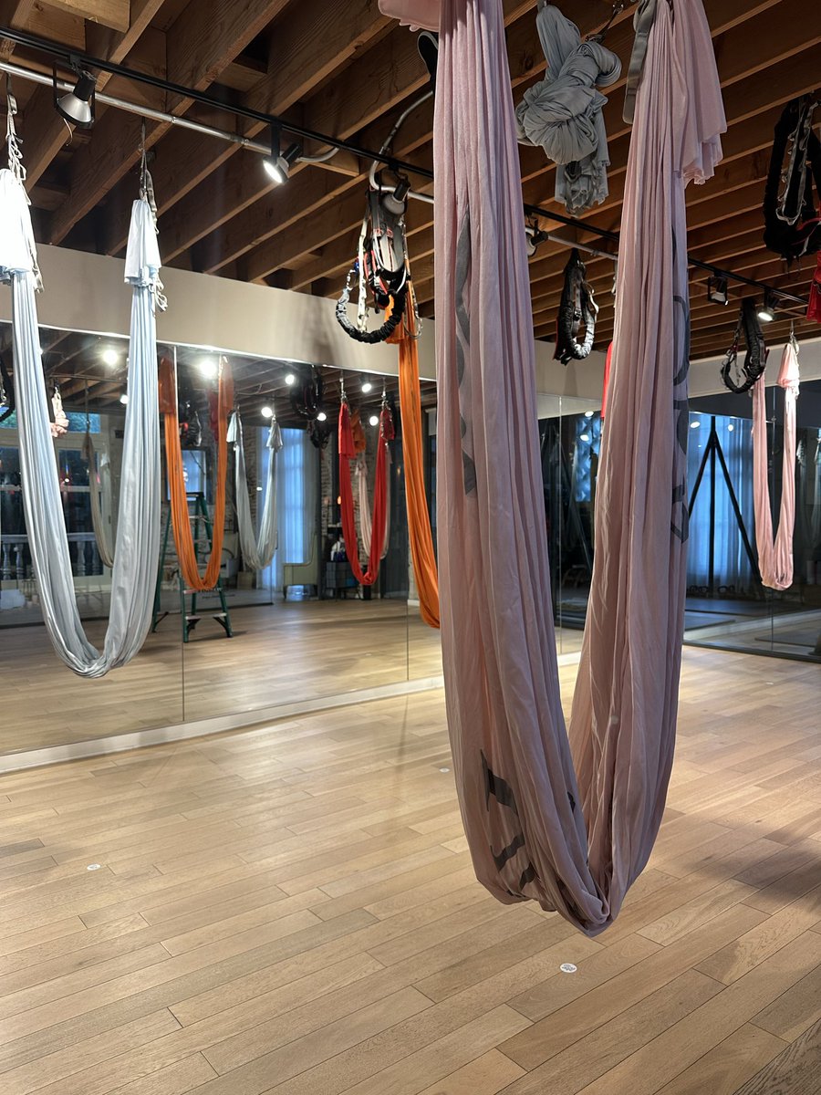 First time trying Aerial yoga and I am in love 🎀🧘🏼‍♀️