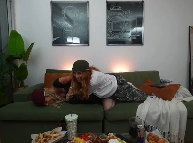 A las personas buenas les pasan cosas buenas.