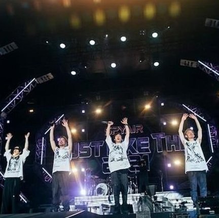 helloooooooasdf's tweet image. ジョギングを今休む 🌀