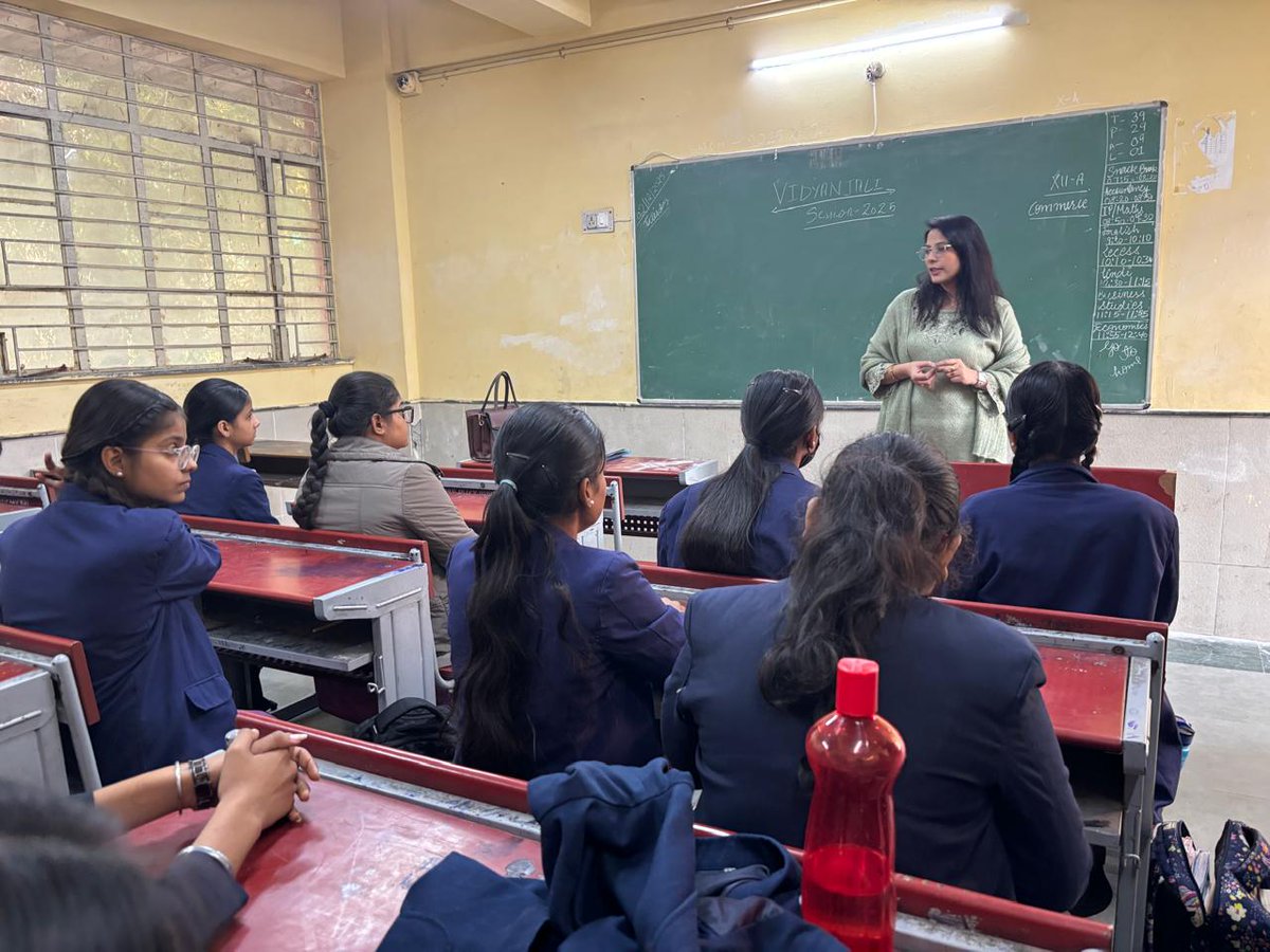 gskv1618019's tweet image. 🌸 Career Counseling Workshop at GSKV G Block Vikaspuri 1618019 🌸

An insightful session was conducted to guide students towards informed career choices and future readiness under Vidyanjal. 🎓✨

#VidyanjaliUtsavlDelhi #JoinVidyanjali
#Vidyanjali @EduMinOflndia @vidyanjali