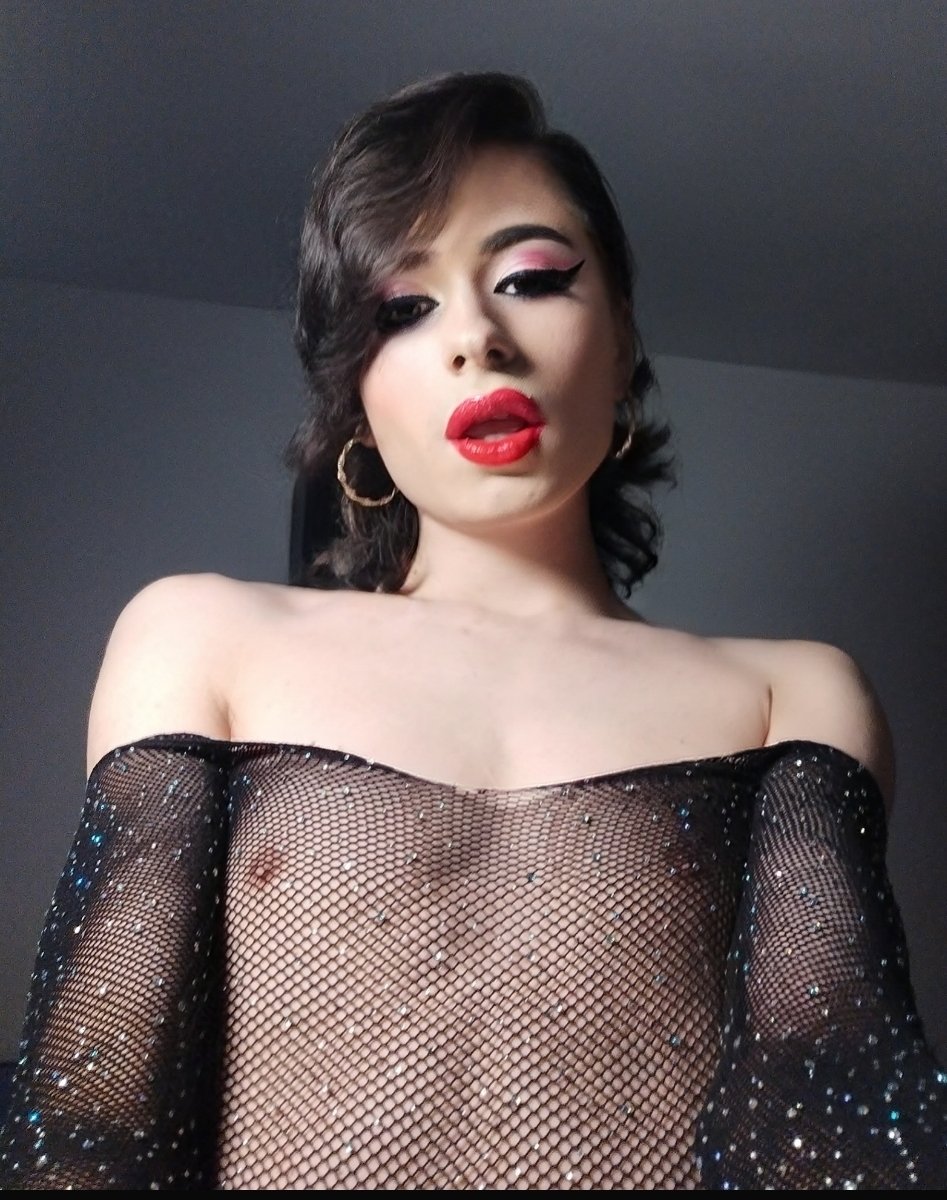 sissynextdo0r's tweet photo. https://t.co/OyTwYlezmT