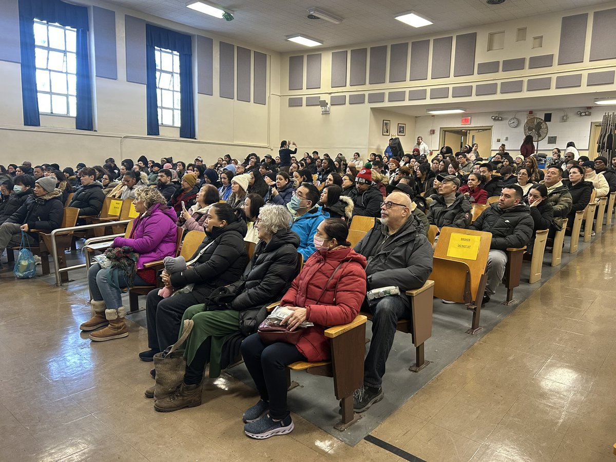 PrincipalNealyPS165Q tweet media