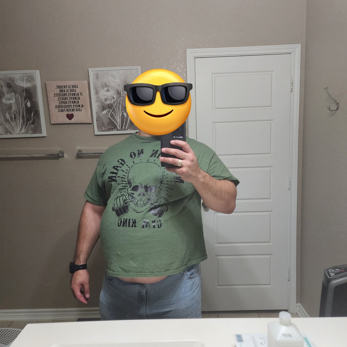 Stuffedmike's tweet photo. Feeling globular🫄. This was after 50+peices of sushi. I feel like one day ill be able to eat 100 peices in one go😈
#feedism #bellystuffing #feedee #feeder #feederism #himbo #gainer #stuffedbelly #beerbelly #ballgut #musclechub #dirtybulking #onlyfans #biggut https://t.co/lz8QpOVItq