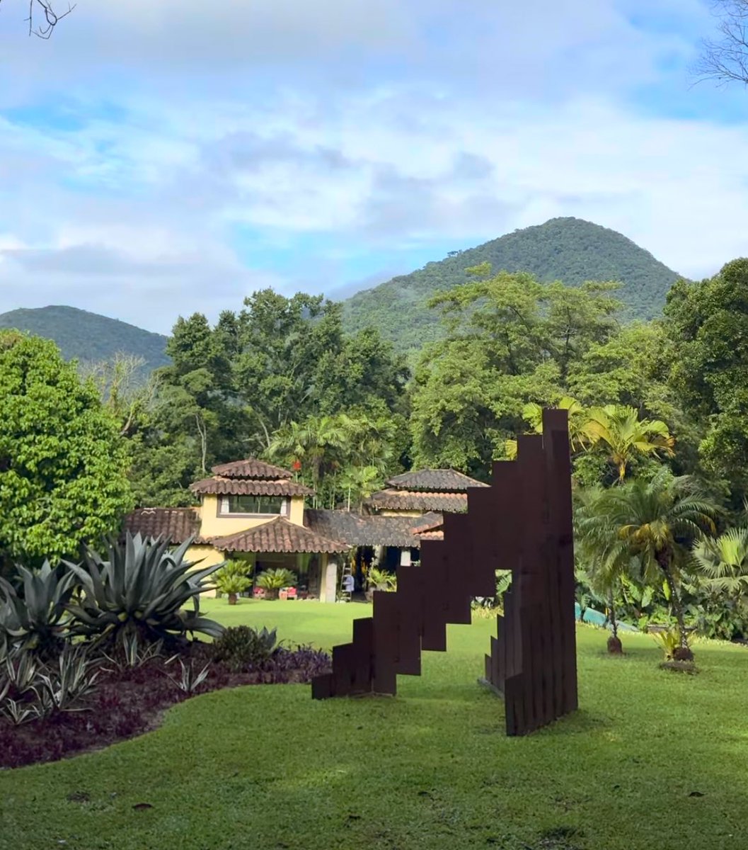 itsloloy's tweet image. a história da teledramaturgia brasileira da tv aberta será feita em horário nobre por um CASAL LÉSBICO 

vida longa a Aguinaldo Silva 

#TrêsGraças