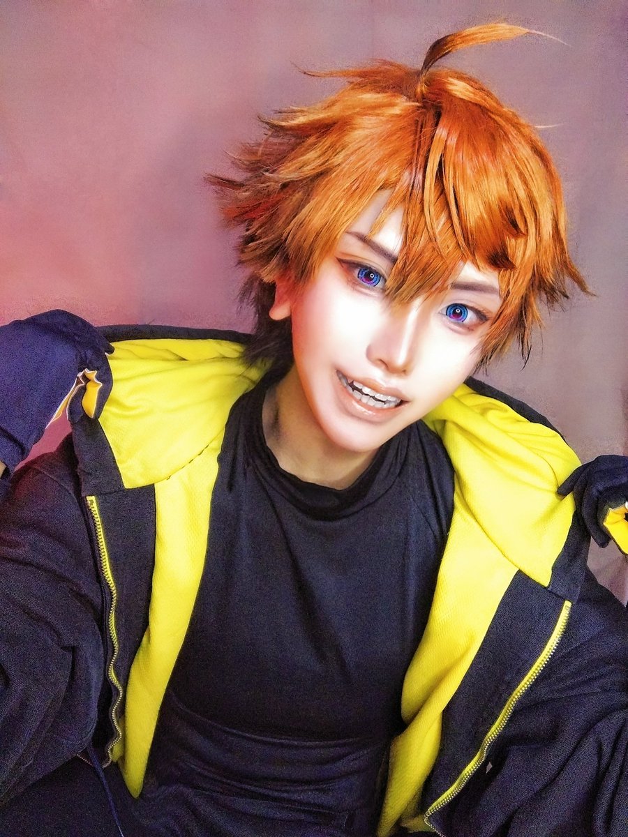 【宅コス 頭だけ】

ちまちまウィッグを進めててカタチになったので顔も少し練習してました。