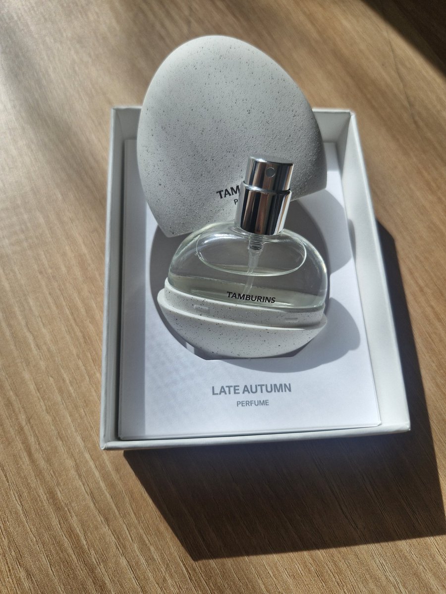 정원이 템버린즈 향수! 정원이 한테서 이런 향이 난다니ㅜㅜ 너무 좋아서 기절할거 같음 중성적인 향이고 무난하게 쓰기 좋은향!

양정님 감사해요🤍