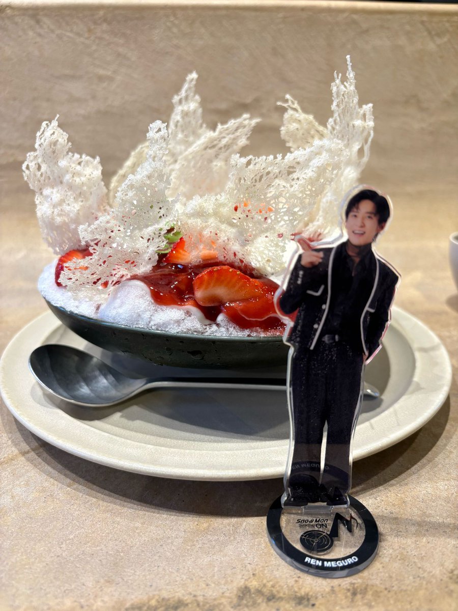 daizylapi's tweet image. 休日かき氷活動

先着の予約がまず取れない&amp;amp;営業時間的に行けるタイミングが難しく、半年以上予約に挑むのもやめていたのだけど、たまたま予約サイトを見たら空いていたので速攻で押さえて久しぶりに行ってきた。
あまおうペーストが濃厚、レモングラスとココナツミルクソースも爽やかでおいしい♡