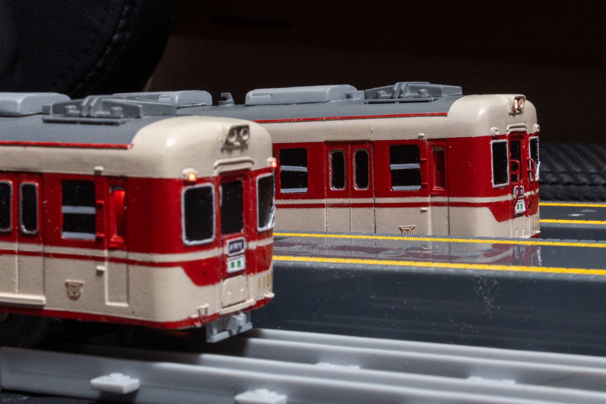 #改造プラレール #神戸電鉄
神戸電鉄1100形1108編成を製作しました。種車は209系金型と京阪トーマスの顔です。