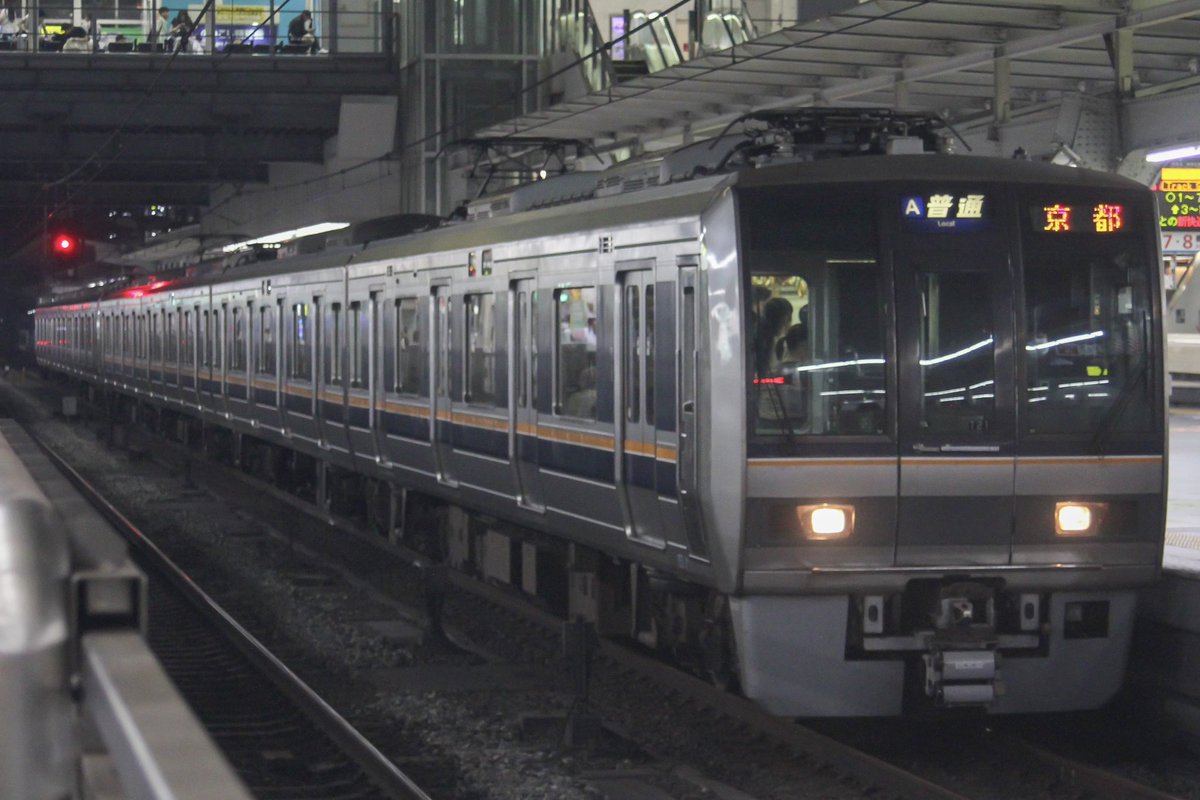 ts77730's tweet photo. #207系の日
個人的に207系といえば未更新の姿が思い浮かぶ。更新車を見た時は驚きましたね。また関西に行って撮りたいな https://t.co/2Hg8sSFj3H