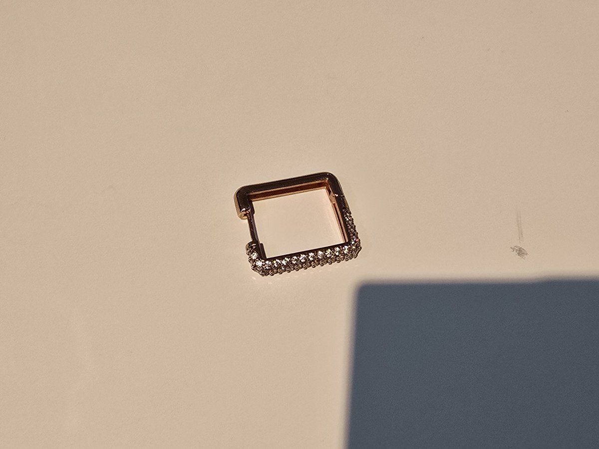 code207 카페에서 이 귀걸이 주우신 분은 연락 주세요...🥹