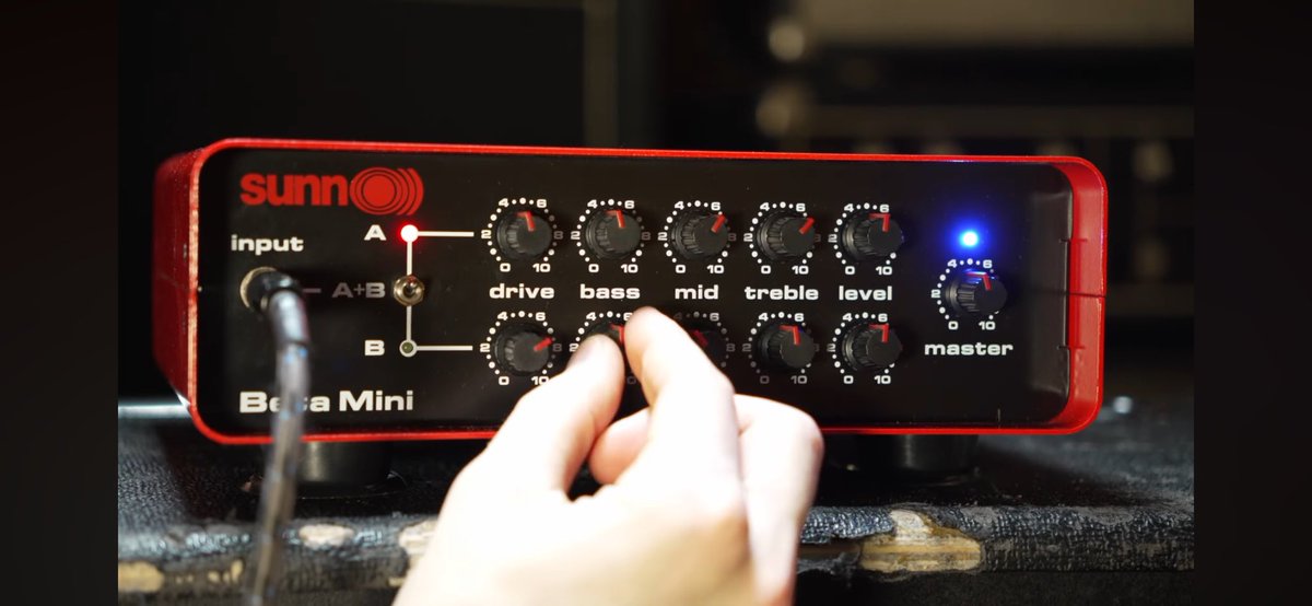 うはー、これ欲しいな。
どこが輸入代理店になるんだろ
この大きさで200wでカッコよい