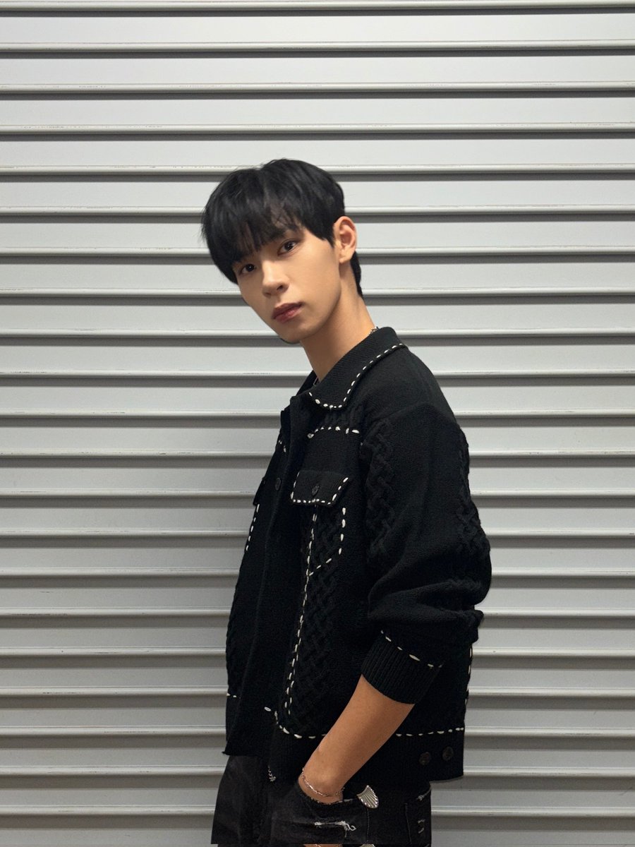 TIOT_NOW_JPN's tweet photo. [#ホンゴニ]
札幌市の雪全部溶かします🔥🔥🔥

#TIOT #MY_PRIDE
#홍건희 #HONGKEONHEE https://t.co/N9C7KeDj5e