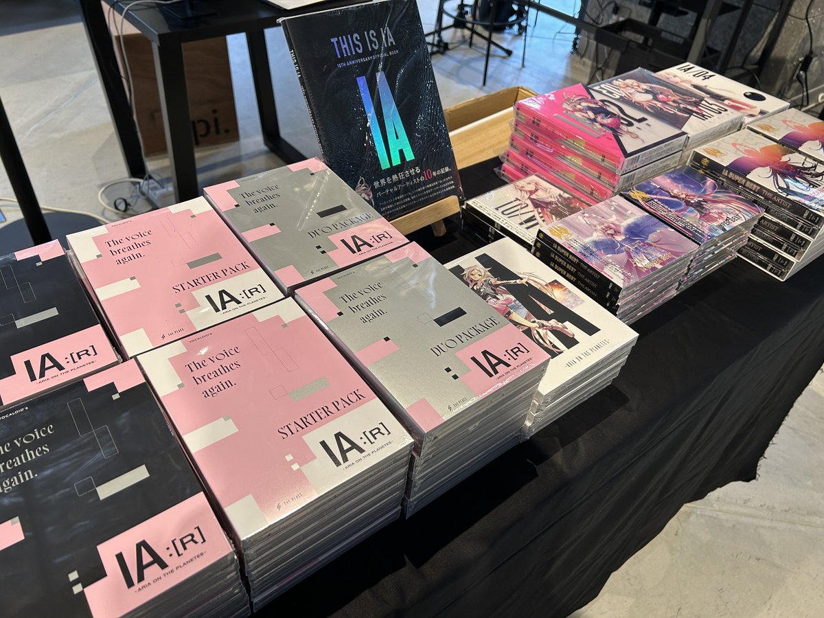 🍥#IA_V6 INFO🍥
／
#VOCALOID6 IA :[R]発売記念イベント
本日開催！！
＼
IA :[R]の発売記念イベントがオープンしたふぁぽ！企画盛りだくさんのイベント、ぜひ来て欲しいふぁぽ✨

〈会場〉ヤマハサウンドクロッシングシブヤyamaha.com/ja/about/exper…
〈開催日時〉2/7(土) 12:00～19:30