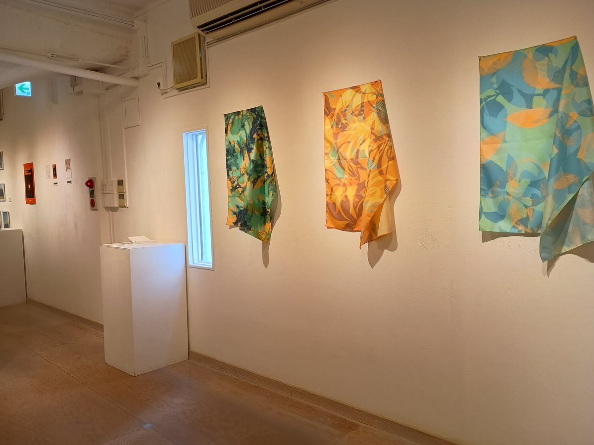 irorimura2005's tweet image. ＼展示折り返し／

▶Cho, Baemoon Textile Design Exhibition
extraordinary;colorful whispers
　
本日も 20：00 までご覧頂けます、是非お越しください☺️
会場┃イロリムラ[89]画廊 展示室２
大阪市北区中崎1-4-15

#Textile #DesignThinking #Exhibition　#textiledesigner