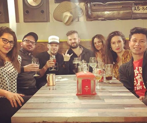 Daniel399492892's tweet image. ahí está Fran Valenzuela con el merluzo todos  curaos y drogados   , por eso que agarra tanto pituto .