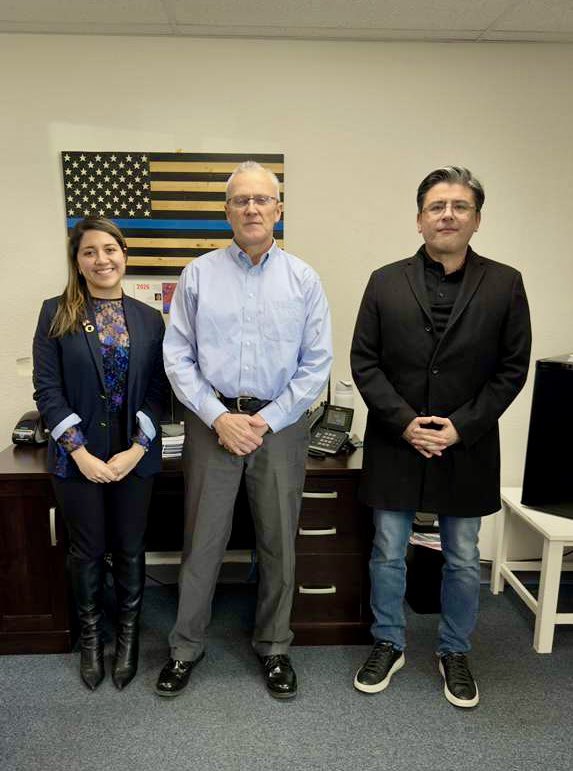 jorgem_yescas's tweet image. On our way to Snowflake for the mobile consulate, I also had the chance to stop by #Holbrook to greet my friend Nathan Christensen, Chief of Police.

A great conversation and a meaningful personal note as well—he shared how proud he is of his son, who is currently serving a