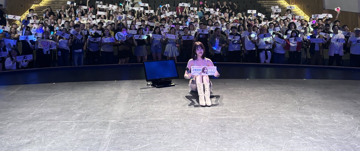 2026 LATAM TOUR · YERIN [Chapter Y in South America] Santiago ❤️

#YERIN #예린
#Chapter_Y #YERINChapterY