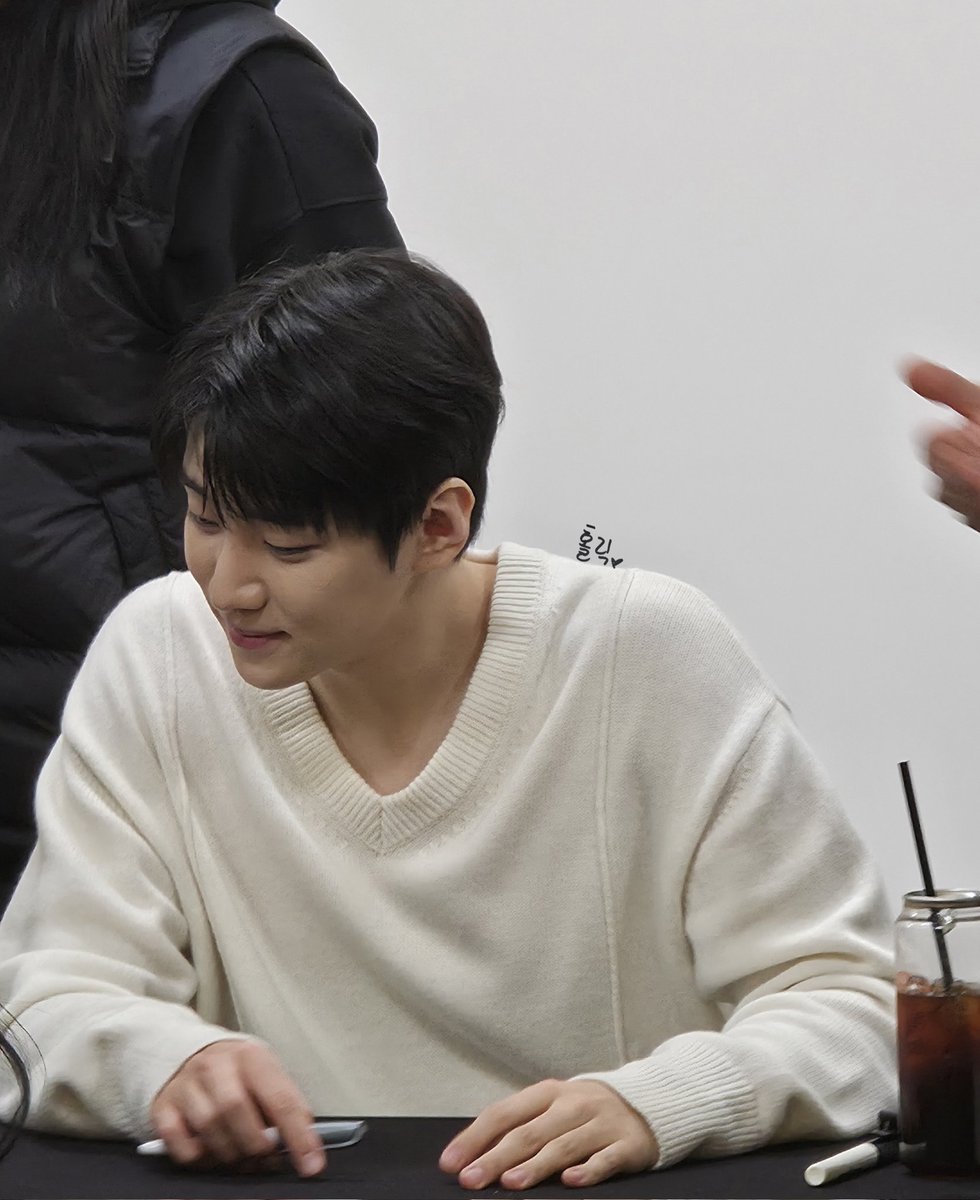 20260207 에버라인 DKZ 시그 1차 대면팬싸
궁그미 ㅋㅋㅋㅋㅋㅋ

#JAECHAN #재찬 #DKZ