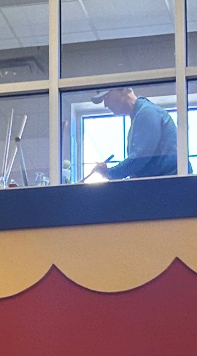 GrahamTXHoops's tweet image. ROAD W!

Graham 60
Brownwood 53

Overall Record: 18-13

#A3
#ToughandTogether
#CleanItUp

@GrahamHSAthDept @ClubGraham @hoopinsider