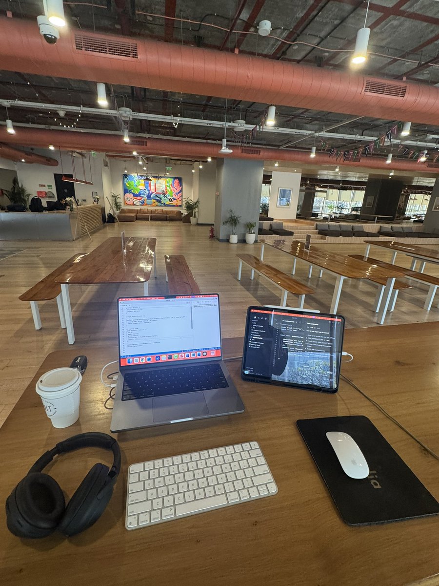 debug_mode's tweet photo. Let start Saturday ❤️ happy coding
#nomadcoder https://t.co/kalREXaqAh