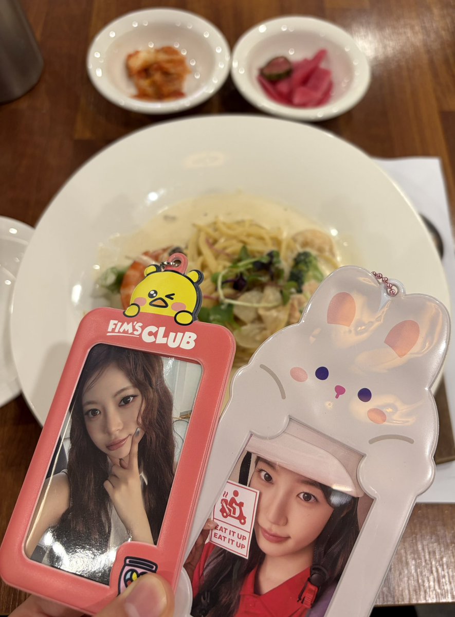 은하즈랑 놀러나왔습니다