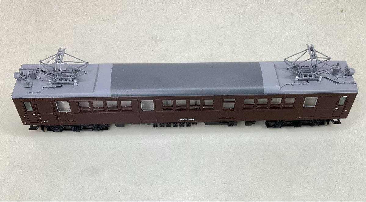 クモヤ90803を初めて作ろうと思ったのは、もう35年も前…
当時はGMキットがベースで、技量も無く途中で挫折⤵️

今はKATOのおかげで、作るのもだいぶ楽になりました🙏

ヘッドの点灯化は今回は見送り
テールが灯くのでまだいいかな〜

#KATO #大糸線 #霜取り #115系 #165系 #旧型国電
