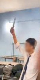 ये है डबल इंजन वाला छत्तीसगढ़ 
राजनांदगांव में स्कूली छात्र पर धारदार हथियार से दिन दहाड़े हमला हो जाता है
रायपुर के आत्मानंद स्कूल में स्कूली छात्र चाकू लहराते पाया जाता है
प्रदेश को नशे और हिंसा में धकेलने भाजपा सरकार ने ताकत झोंकी हुई है अब बच्चे शिकार हो रहे हैं
सरकार