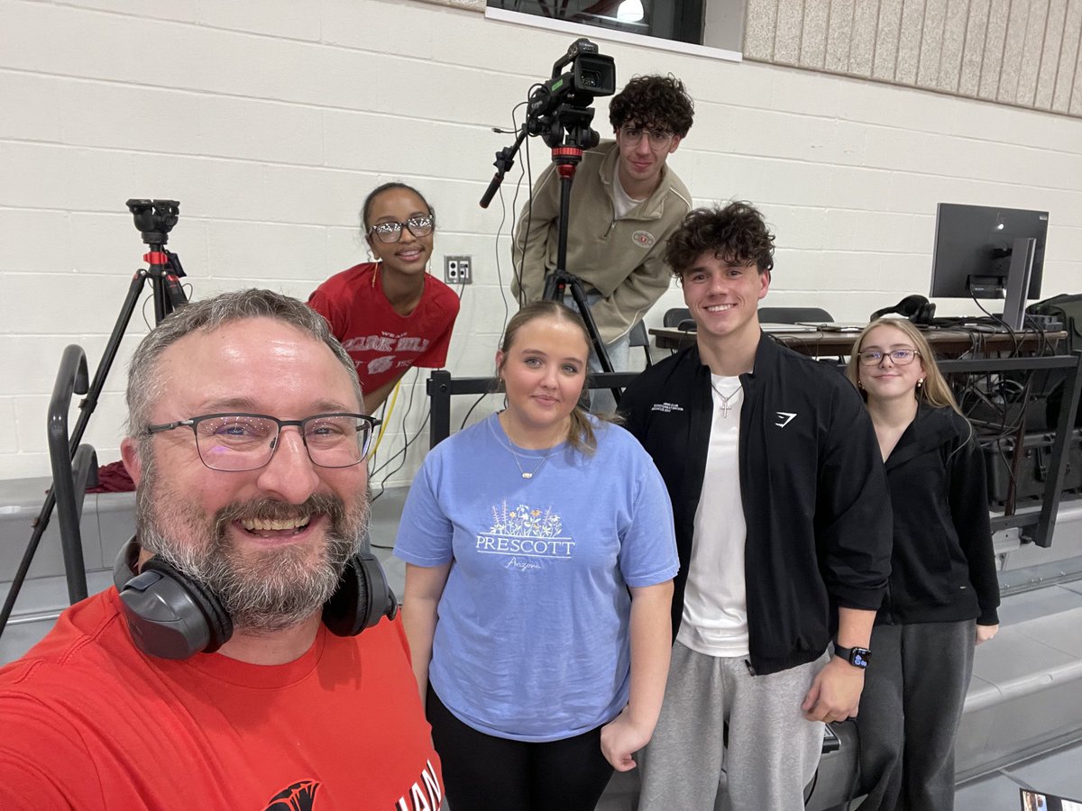 MrMerithew's tweet photo. These @TrojanTVNews Ss rocked tonight during the live stream of the Park Hill v Oak Park Boys BB game. We had our German foreign exchange on the call to get experience broadcasting American sports. Awesome job, Dominik! The Trojans fought hard but lost to the Northmen 69-61. https://t.co/aaF6RsZZxN